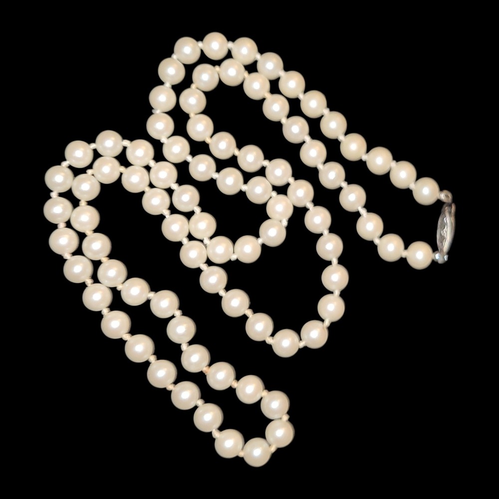 Vintage Faux Pearl‎ Necklace 30" Hand Knotted 8mm Cream Beads Classic Strand